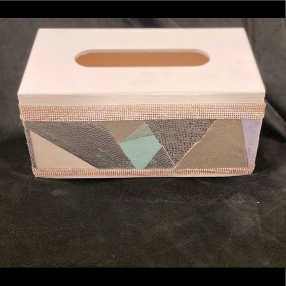 New patches tissue box - Picture 2 of 3